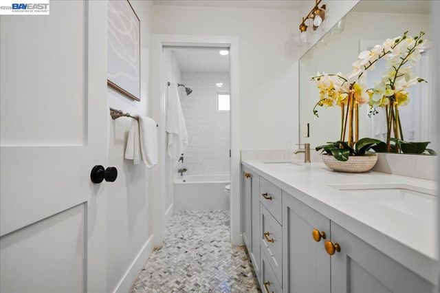 3550 Vine St, Pleasanton, CA 94566