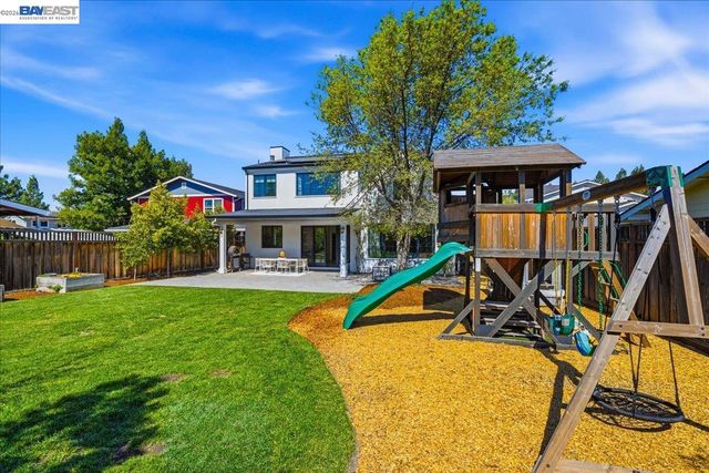 3550 Vine St, Pleasanton, CA 94566