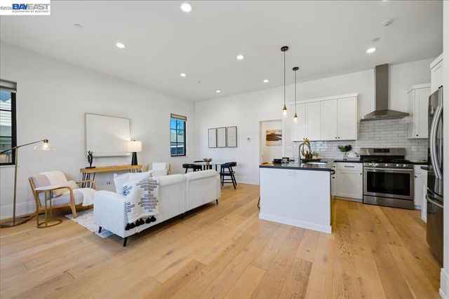3550 Vine St, Pleasanton, CA 94566