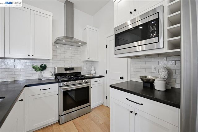 3550 Vine St, Pleasanton, CA 94566