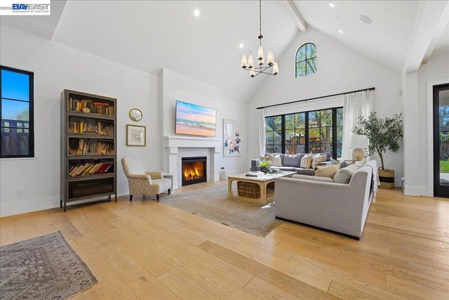 3550 Vine St, Pleasanton, CA 94566