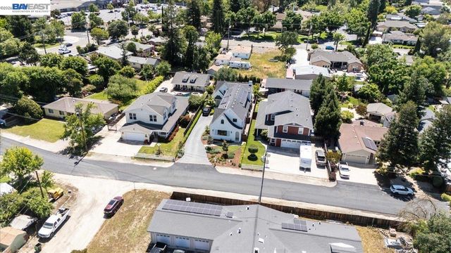 3550 Vine St, Pleasanton, CA 94566