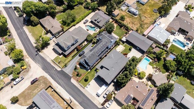 3550 Vine St, Pleasanton, CA 94566