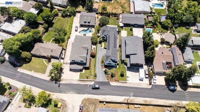3550 Vine St, Pleasanton, CA 94566