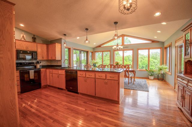 19643 71st Street NE, New London, MN 56273