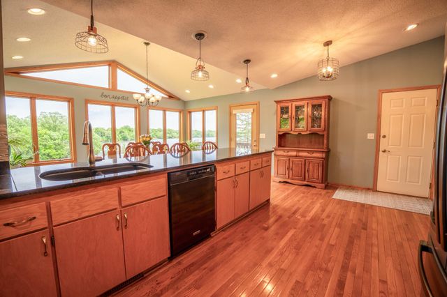 19643 71st Street NE, New London, MN 56273
