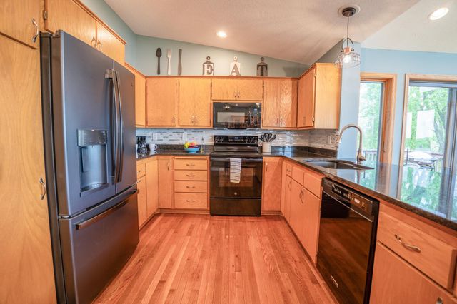 19643 71st Street NE, New London, MN 56273