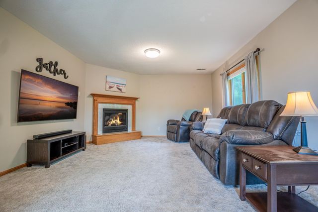 19643 71st Street NE, New London, MN 56273