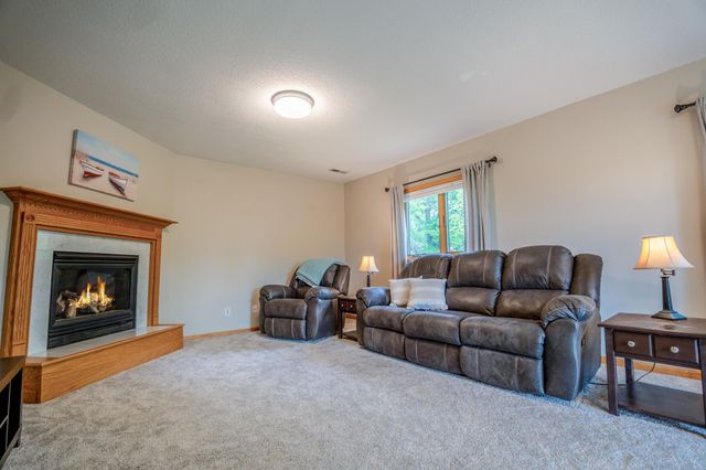 19643 71st Street NE, New London, MN 56273