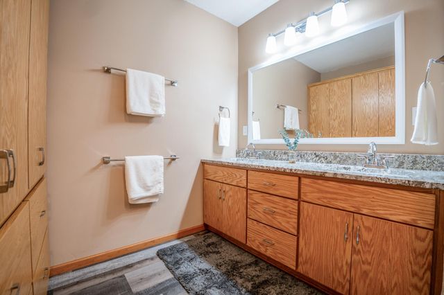 19643 71st Street NE, New London, MN 56273