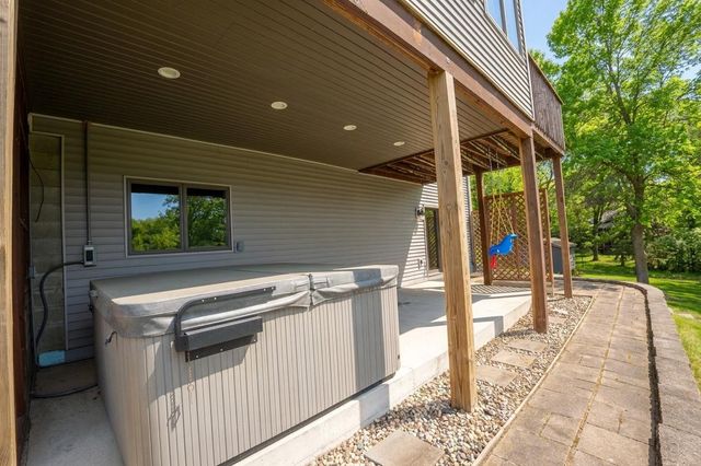 19643 71st Street NE, New London, MN 56273