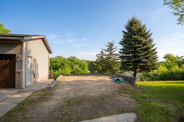 19643 71st Street NE, New London, MN 56273