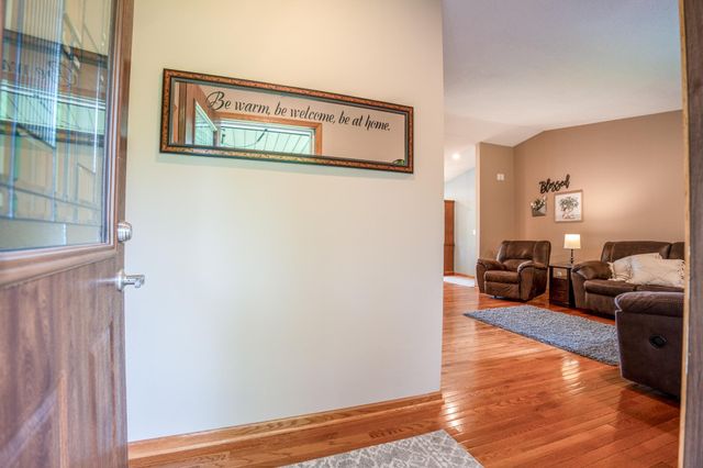 19643 71st Street NE, New London, MN 56273