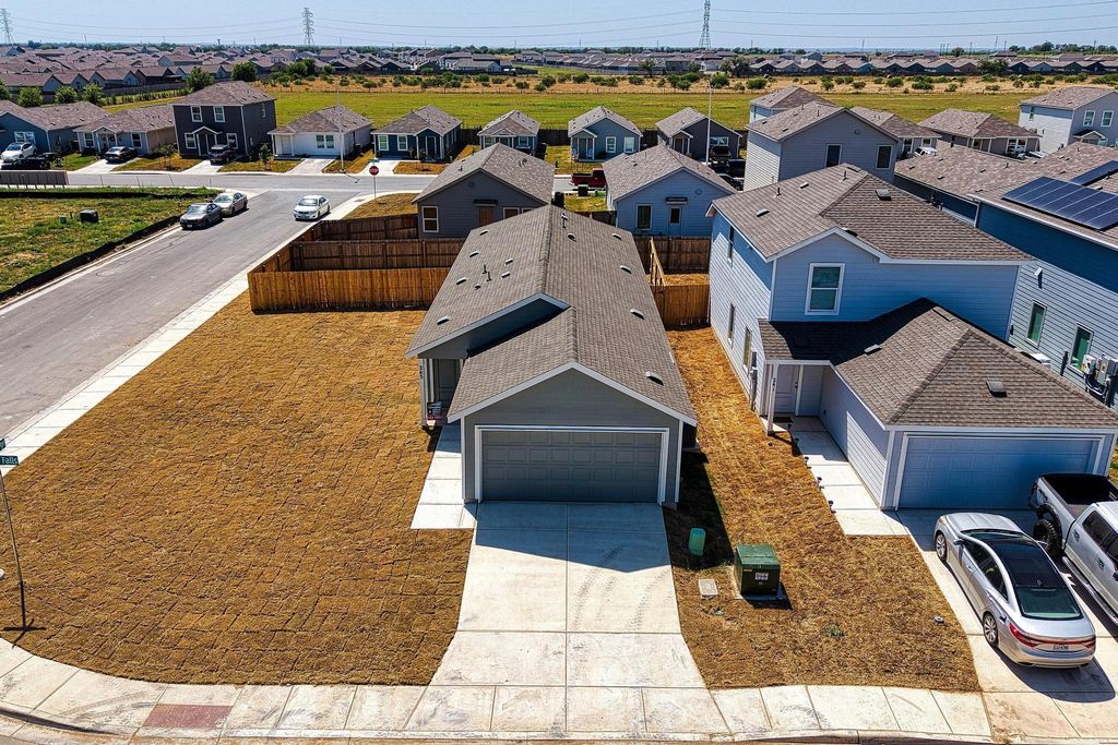 245 Pastar FLS, Seguin, TX 78155
