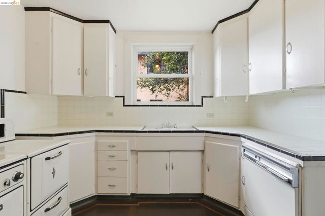 1529 Ada St, Berkeley, CA 94703