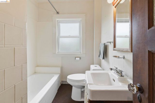 1529 Ada St, Berkeley, CA 94703