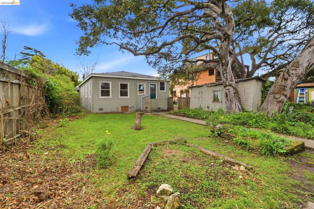 1529 Ada St, Berkeley, CA 94703