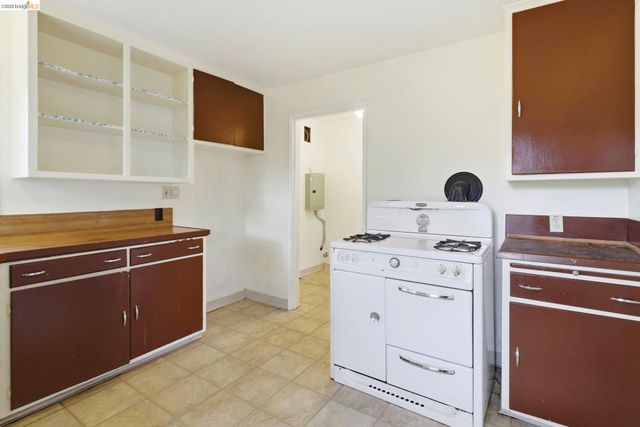 1529 Ada St, Berkeley, CA 94703