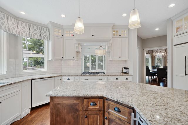 7000 Weston Circle, Edina, MN 55439