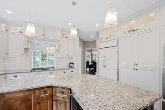 7000 Weston Circle, Edina, MN 55439