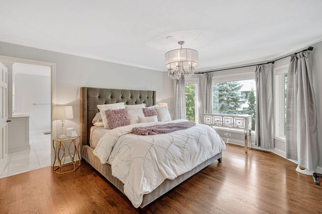 7000 Weston Circle, Edina, MN 55439