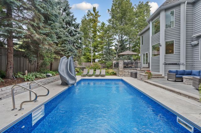 7000 Weston Circle, Edina, MN 55439