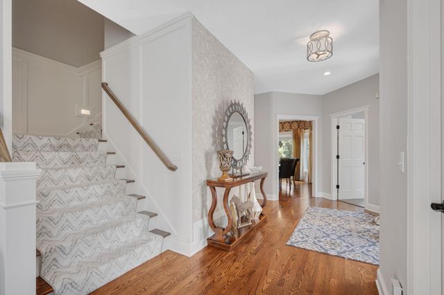 7000 Weston Circle, Edina, MN 55439