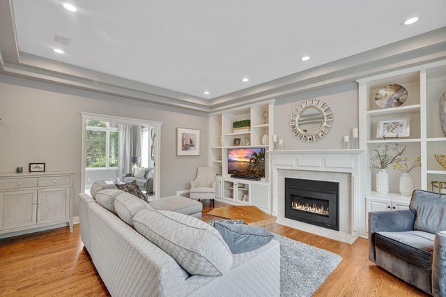 7000 Weston Circle, Edina, MN 55439
