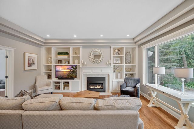 7000 Weston Circle, Edina, MN 55439