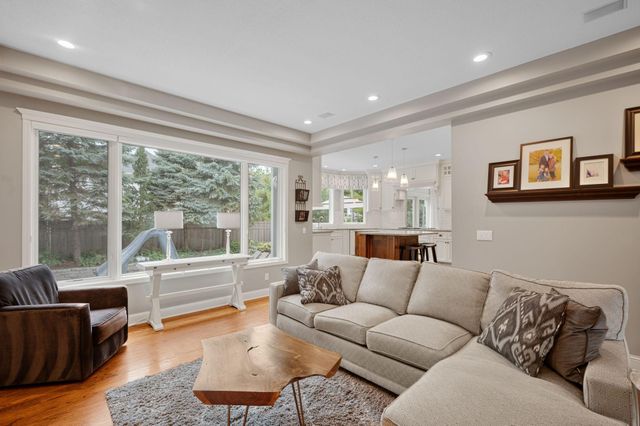 7000 Weston Circle, Edina, MN 55439