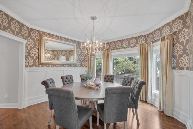 7000 Weston Circle, Edina, MN 55439
