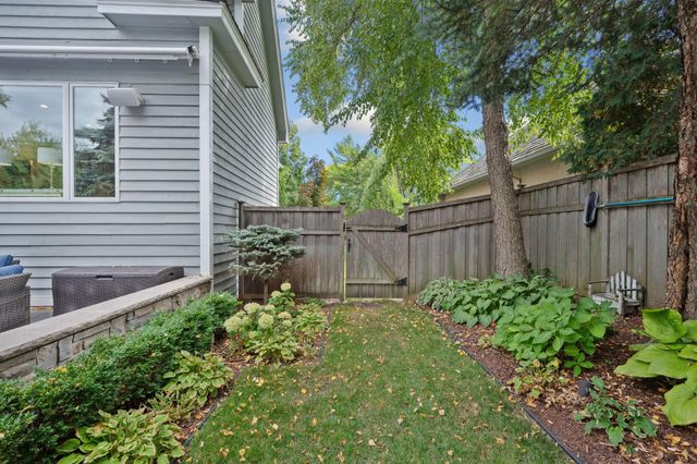 7000 Weston Circle, Edina, MN 55439