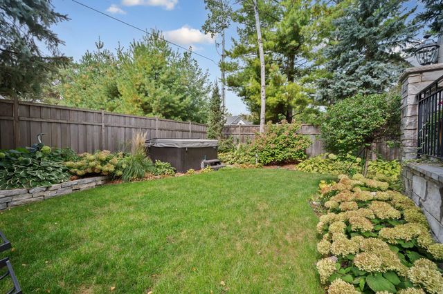 7000 Weston Circle, Edina, MN 55439