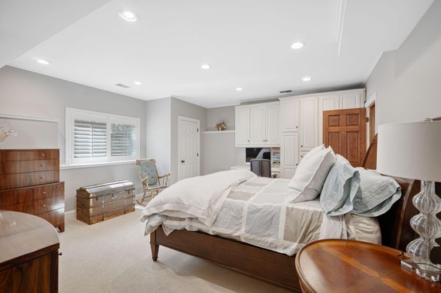 7000 Weston Circle, Edina, MN 55439