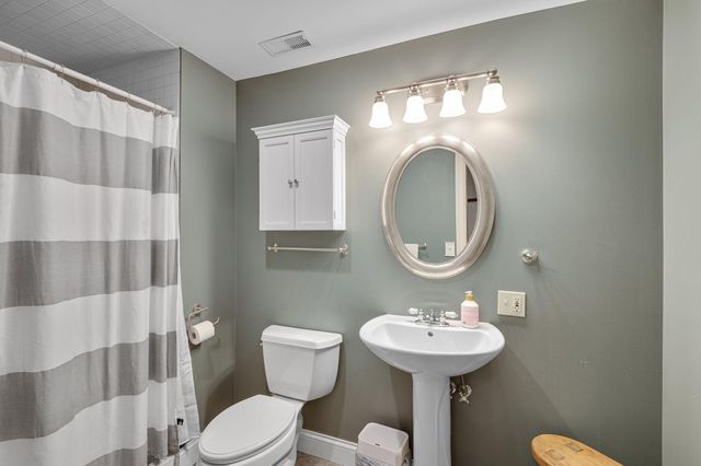 7000 Weston Circle, Edina, MN 55439