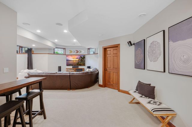 7000 Weston Circle, Edina, MN 55439