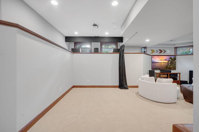 7000 Weston Circle, Edina, MN 55439
