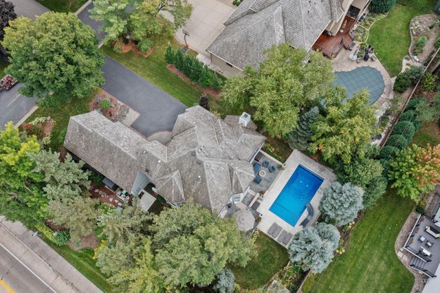 7000 Weston Circle, Edina, MN 55439