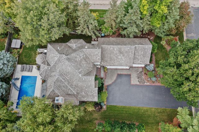 7000 Weston Circle, Edina, MN 55439