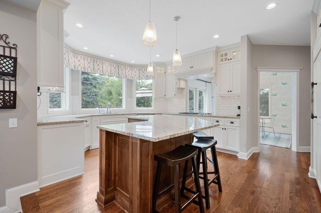 7000 Weston Circle, Edina, MN 55439