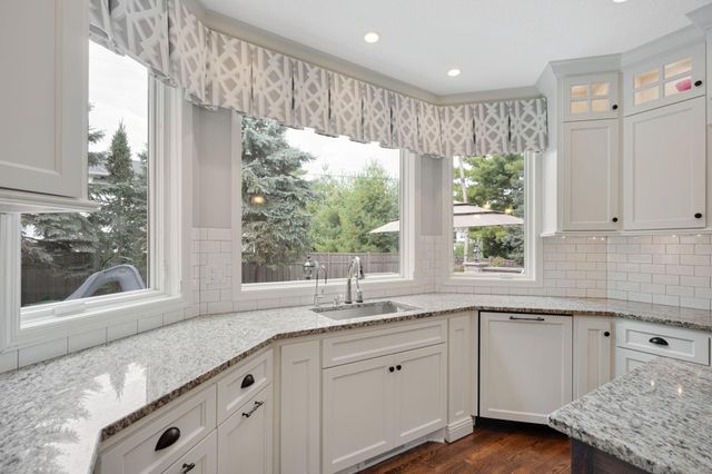 7000 Weston Circle, Edina, MN 55439