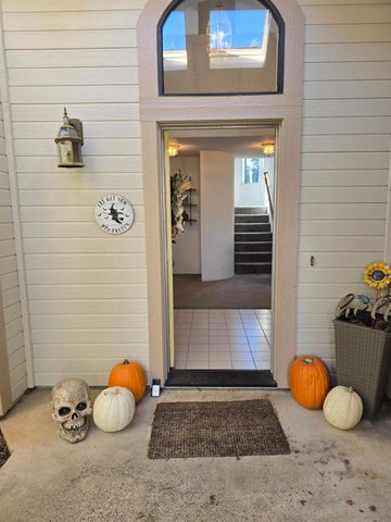 1256 Saddle Ct, Auburn, CA 95603