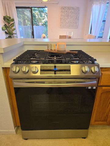 1256 Saddle Ct, Auburn, CA 95603
