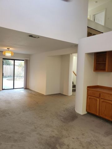 1256 Saddle Ct, Auburn, CA 95603