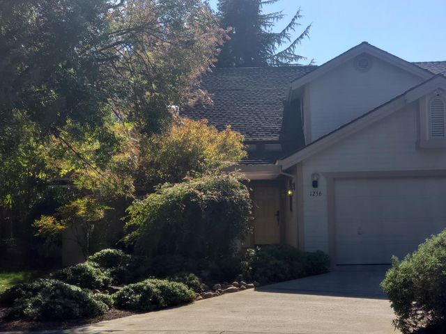 1256 Saddle Ct, Auburn, CA 95603