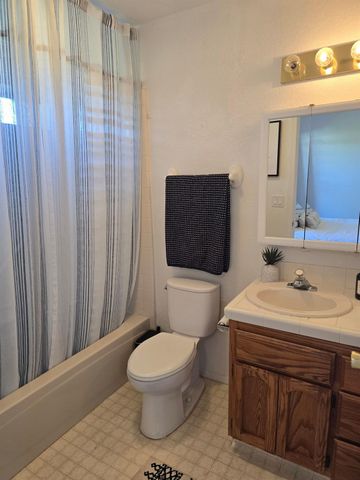 1256 Saddle Ct, Auburn, CA 95603