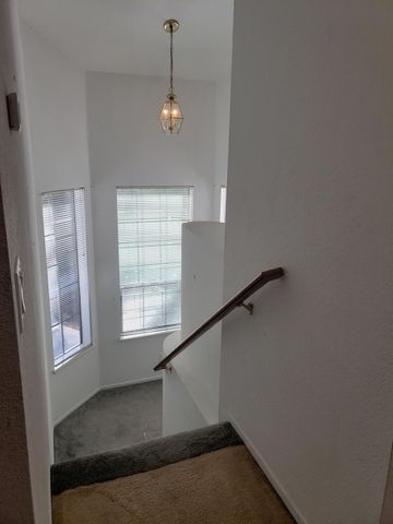 1256 Saddle Ct, Auburn, CA 95603