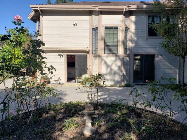 1256 Saddle Ct, Auburn, CA 95603
