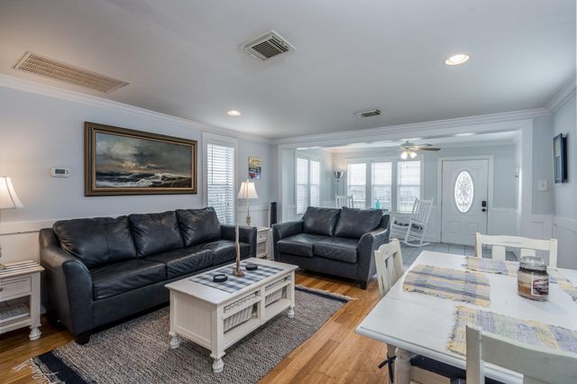 4115 Surf Drive, Galveston, TX 77554