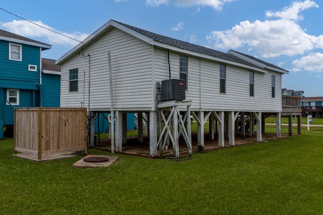 4115 Surf Drive, Galveston, TX 77554